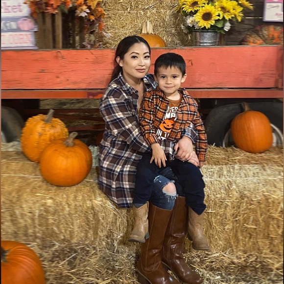 Meet your posher💕 - Picture 2 of 5